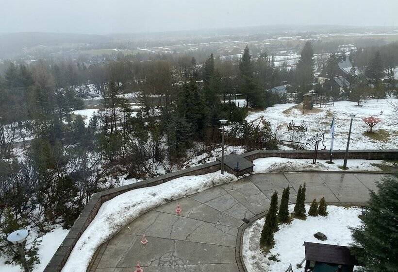 غرفة قياسية ثلاثية, Lugsteinhof