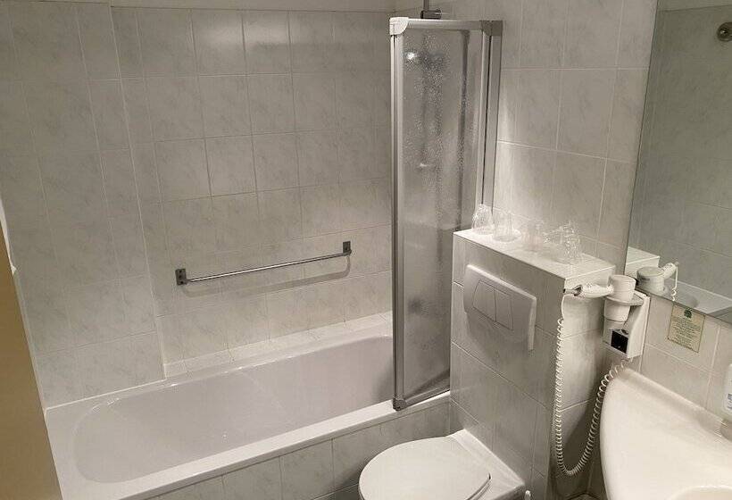 غرفة قياسية رباعية, Lugsteinhof