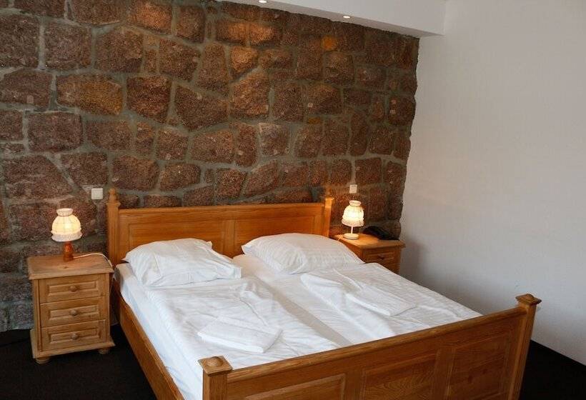 غرفة قياسية, Lugsteinhof