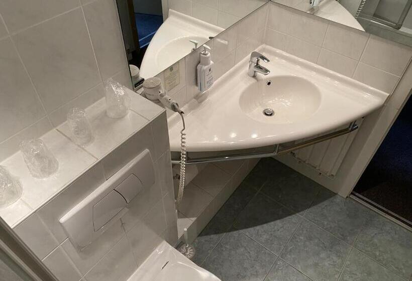 شقة غرفة واحدة, Lugsteinhof