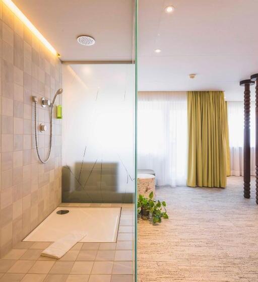 חדר סופריור, Luise