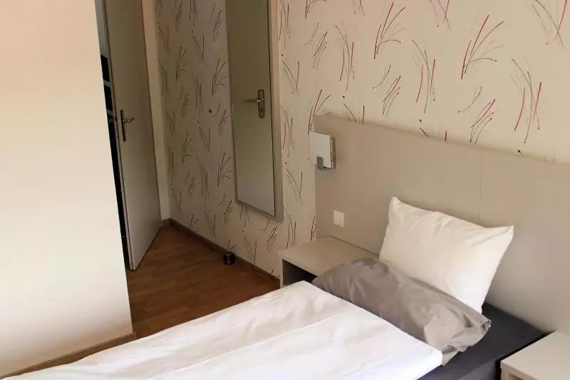 バルコニー付きシングルスタンダードルーム, Pension Waldhaus