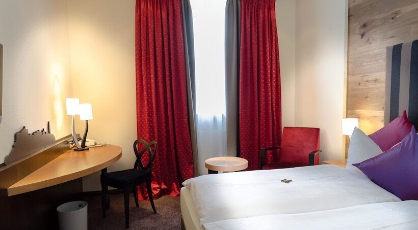 高级大房间, Post