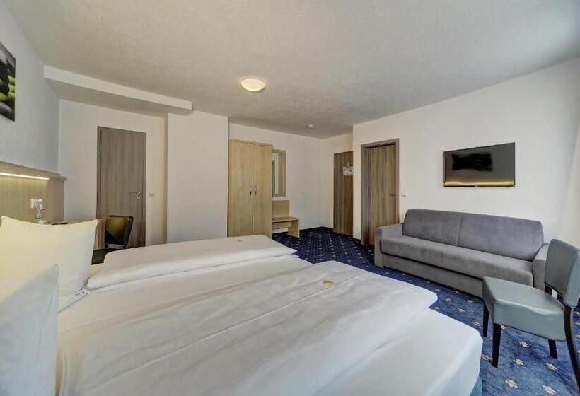 주니어 스위트, Post