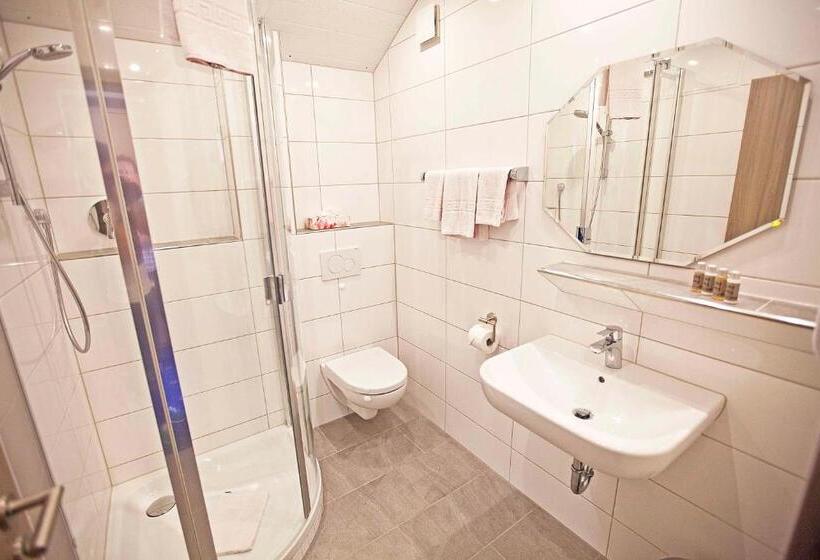 Comfort room with balcony, Post