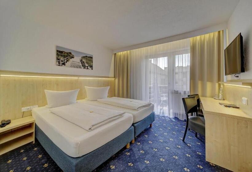 Comfort room with balcony, Post