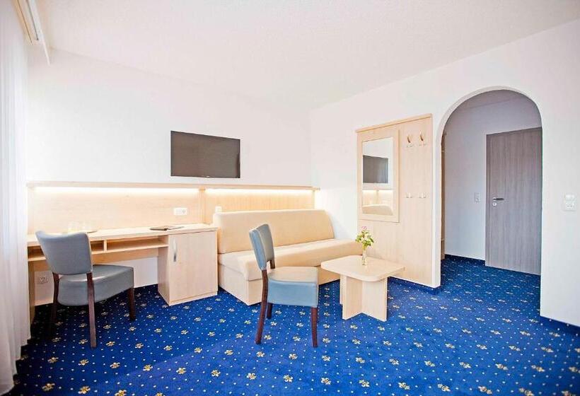 발코니 디럭스 룸, Post