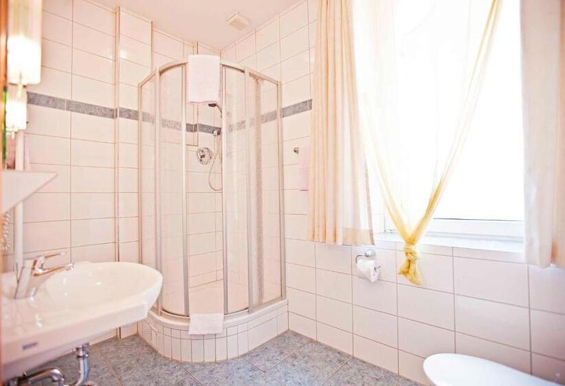 스탠다드 발코니 룸, Post