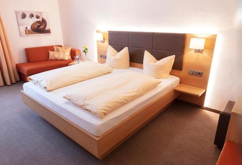 스탠다드 트리플 룸, Restaurant Zum Hirschen