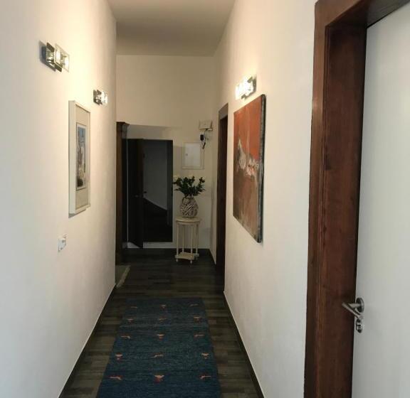 スタンダードシングルルーム, Schwanen