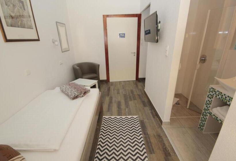 スタンダードシングルルーム, Schwanen