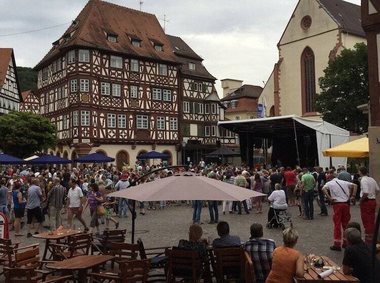 Люкс, Schwanen