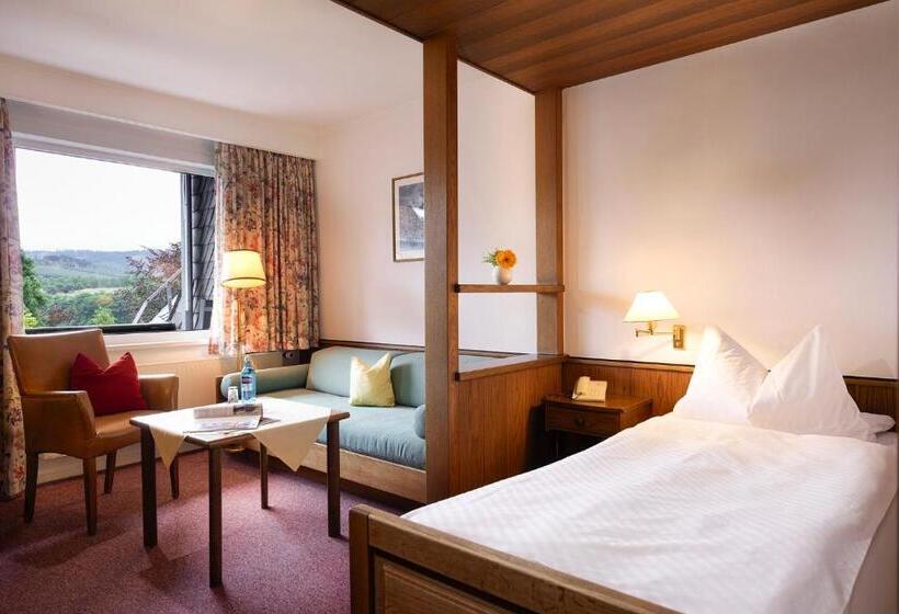 이코노미 싱글 룸, Störmann