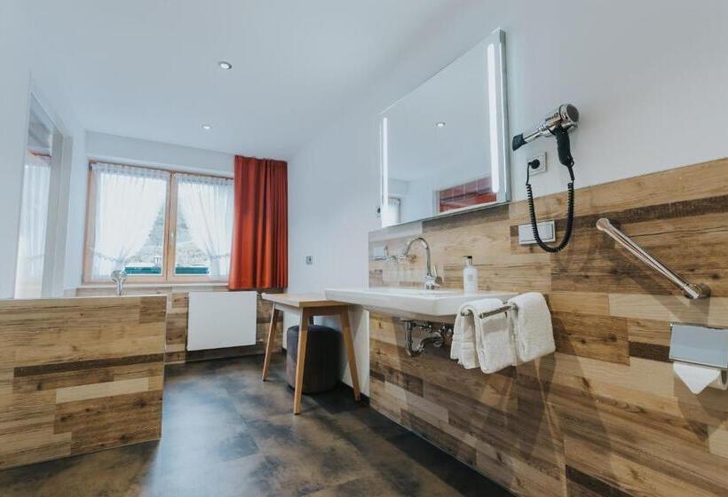 带阳台套房, Tannenmühle