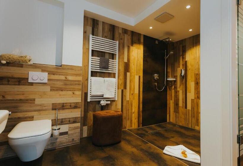 带阳台套房, Tannenmühle