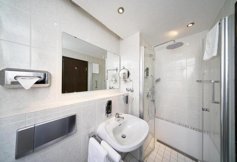 スタンダードルーム, Zur Post