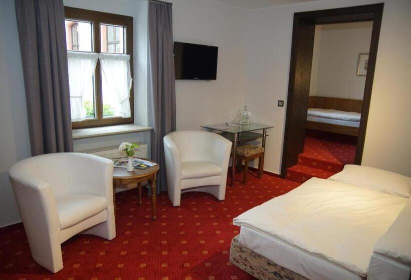 スタンダード４人部屋, Zur Post