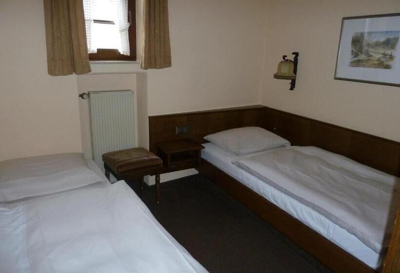 スタンダード４人部屋, Zur Post