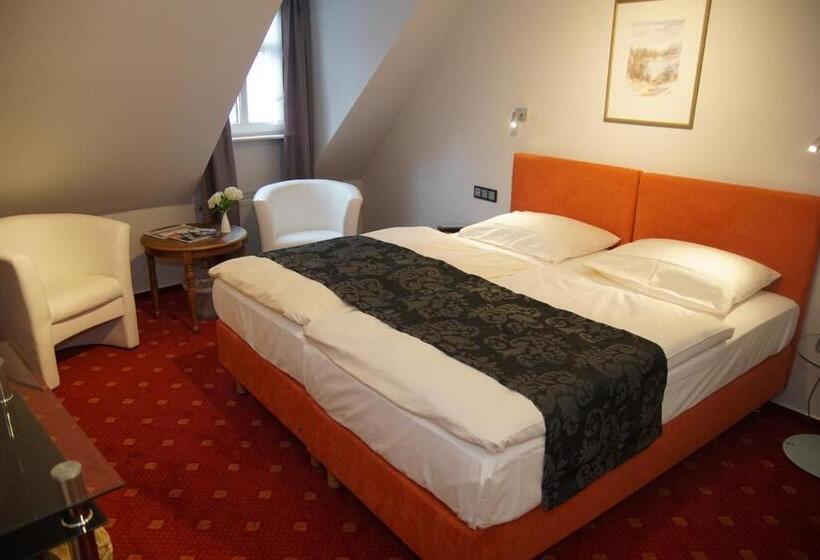 スタンダードルーム, Zur Post