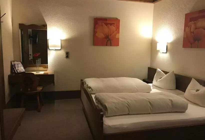 اتاق استاندارد, Gasthof & Hotel Goldener Hirsch