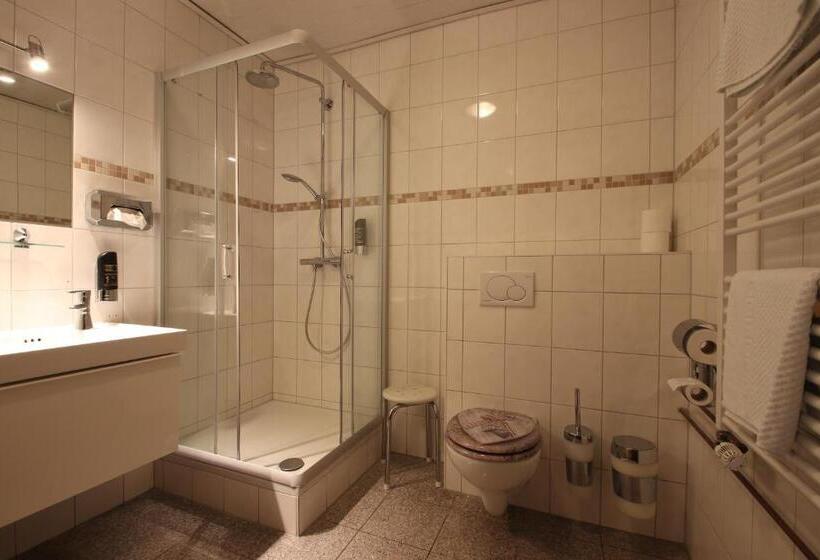 ルームシェアのワンベッド, Günstige Zimmer Im Spessart