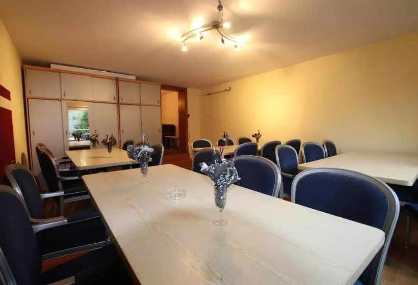 تختخواب در اتاق مشترک, Günstige Zimmer Im Spessart