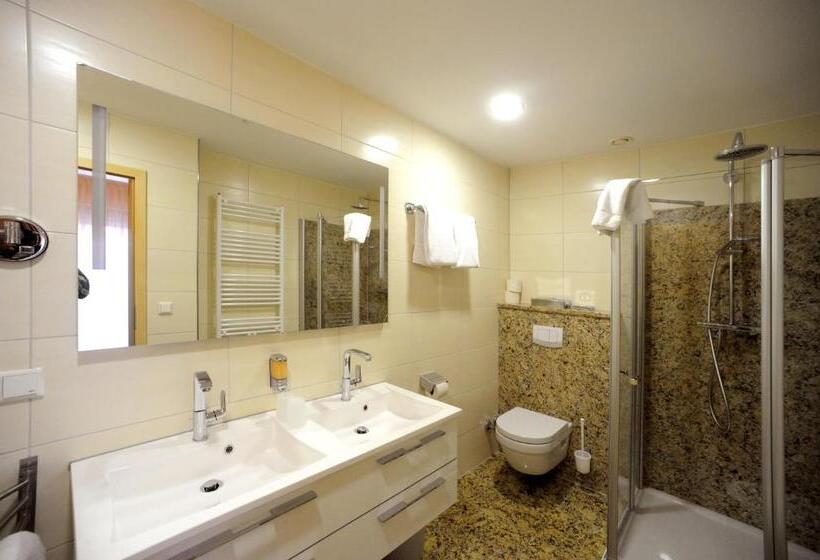 Люкс Семейный 2 Спальни, Wander Und Aktiv Hotel Rösslwirt