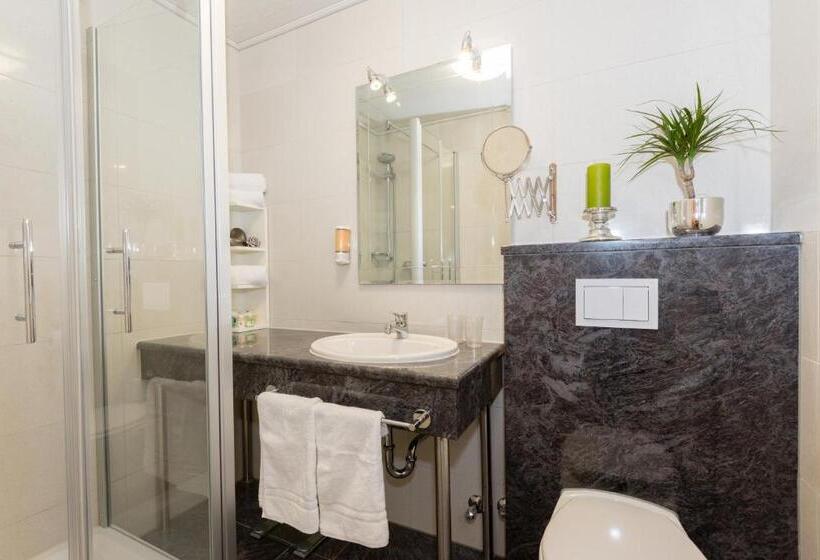 Трехместный Номер Комфорт, Wander Und Aktiv Hotel Rösslwirt