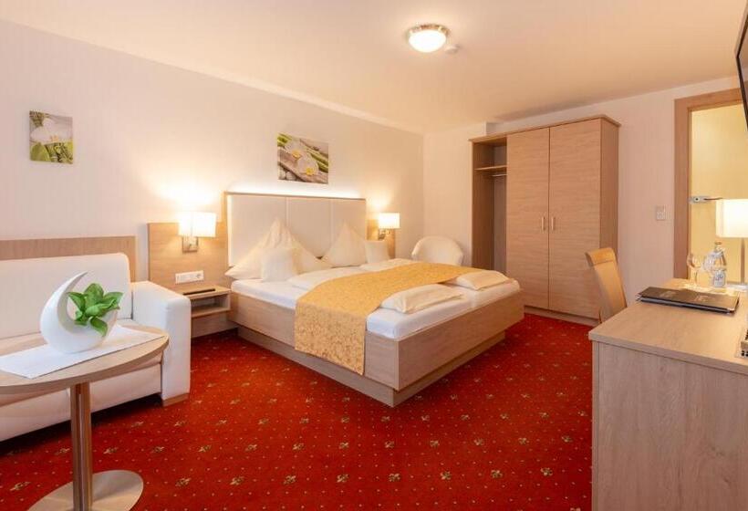 Трехместный Номер Комфорт, Wander Und Aktiv Hotel Rösslwirt