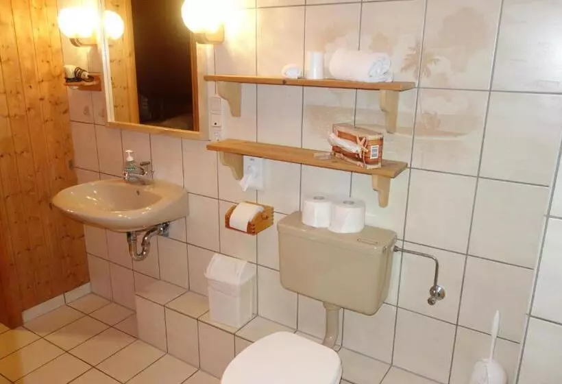 Perhehuone, Schumacher's Landhaus