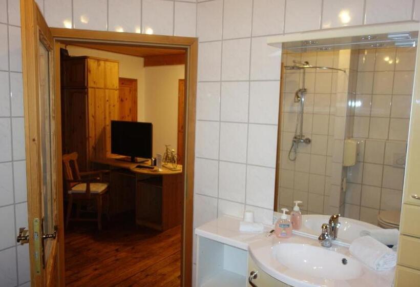 غرفة كومفورت, Schumacher's Landhaus