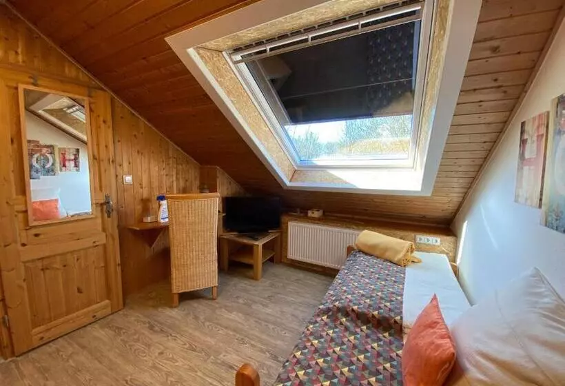 Standard Yhden Hengen Huone, Schumacher's Landhaus