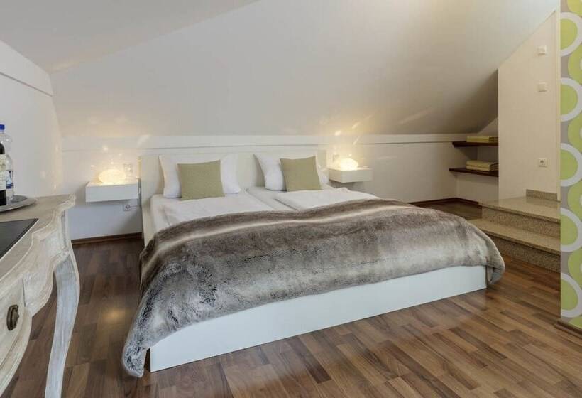 标准间, Villa Rosa