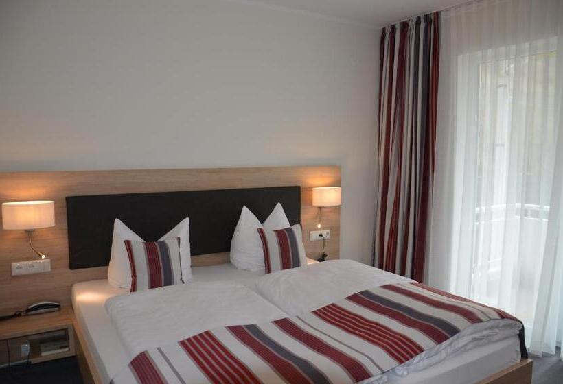 Номер Стандарт с Балконом, Flair Hotel Am Rosenhügel   Garni