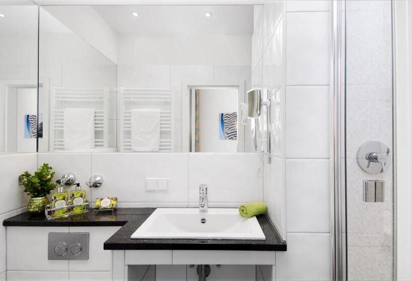 חדר לארבעה סטנדרטי עם נוף לגינה, Am Hofgarten