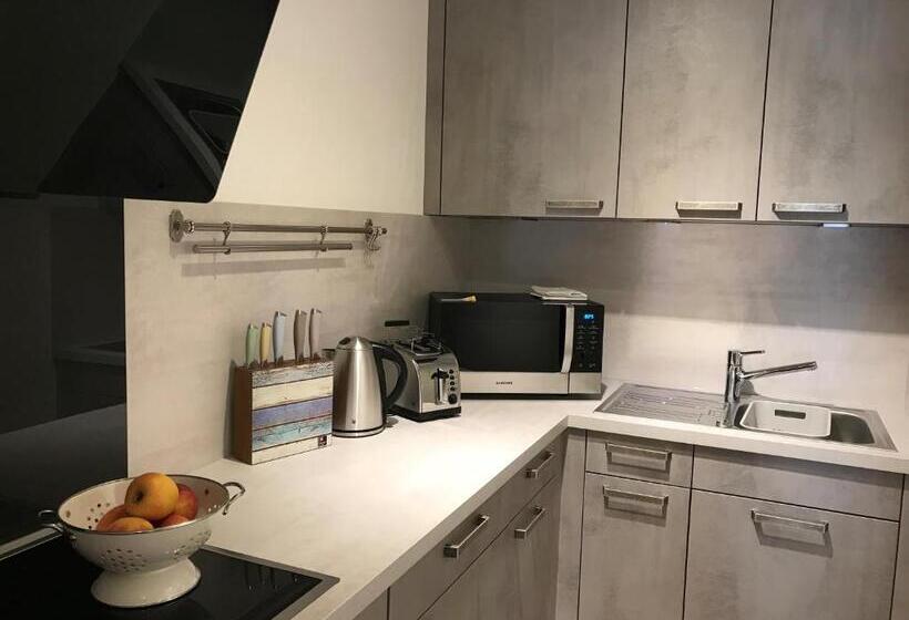 Апартаменты 1 Спальня, Brutsches Rebstock