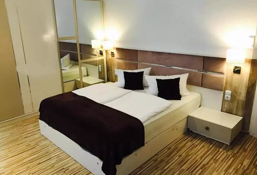 Standard-studio, City Central Promenade