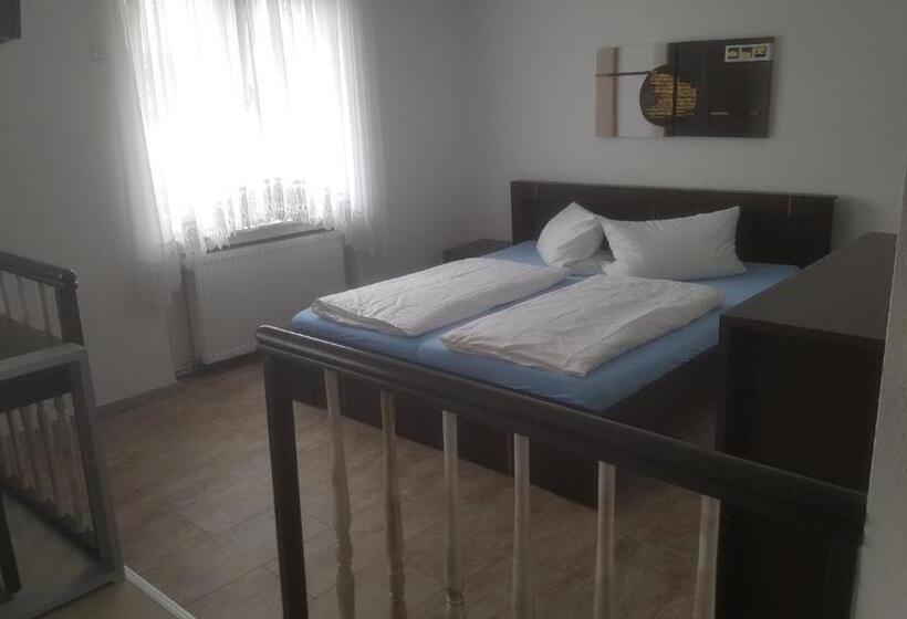 标准工作室, City Central Promenade