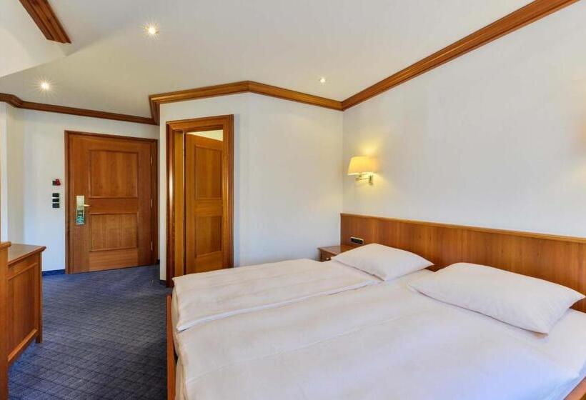 컴포트 룸, Fischerwirt