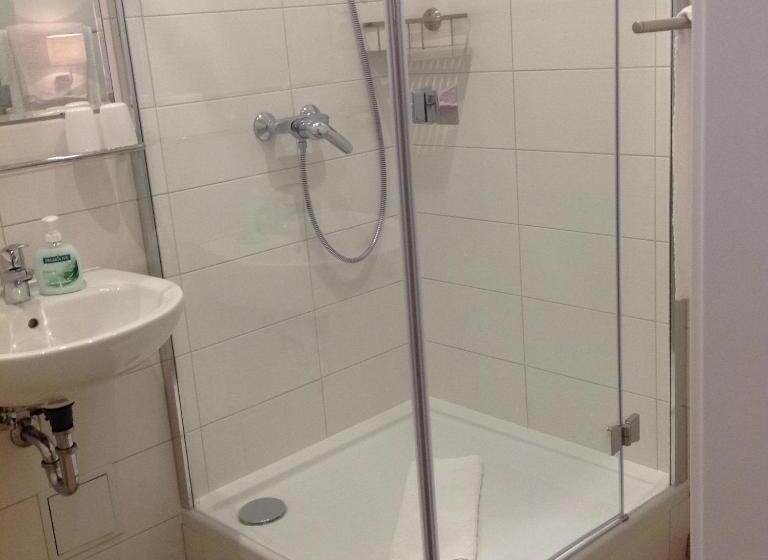 اتاق لوکس با بالکن, Haus Am Karpfenteich