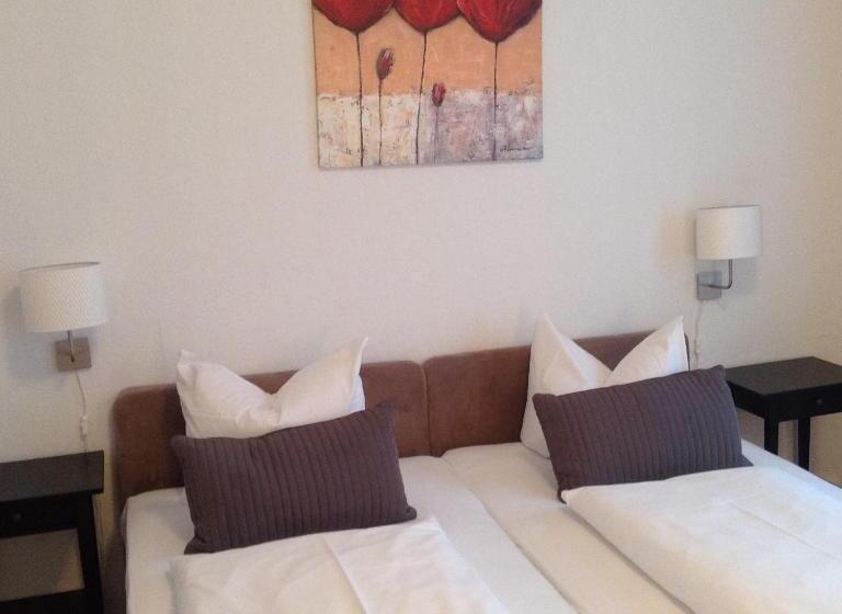 اتاق لوکس با بالکن, Haus Am Karpfenteich