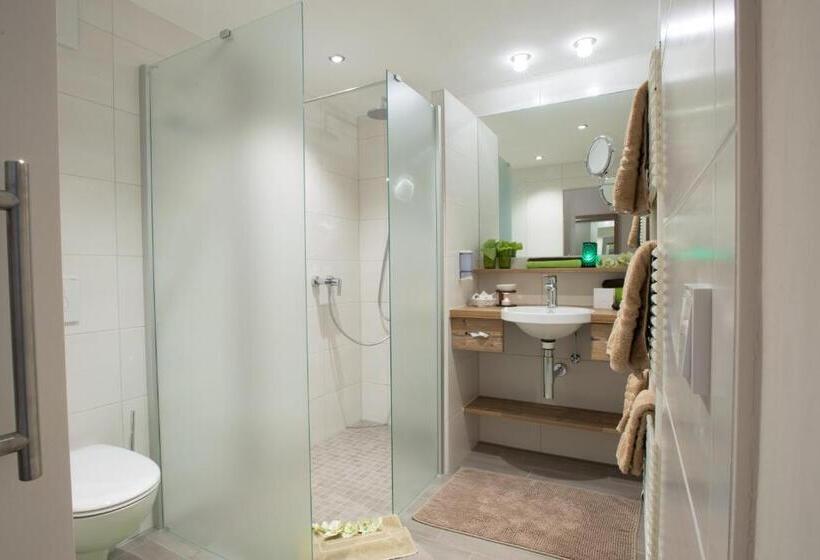 Семейный Номер, Helmerhof