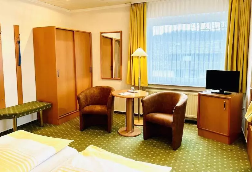 Standard-huone, Ingeburg