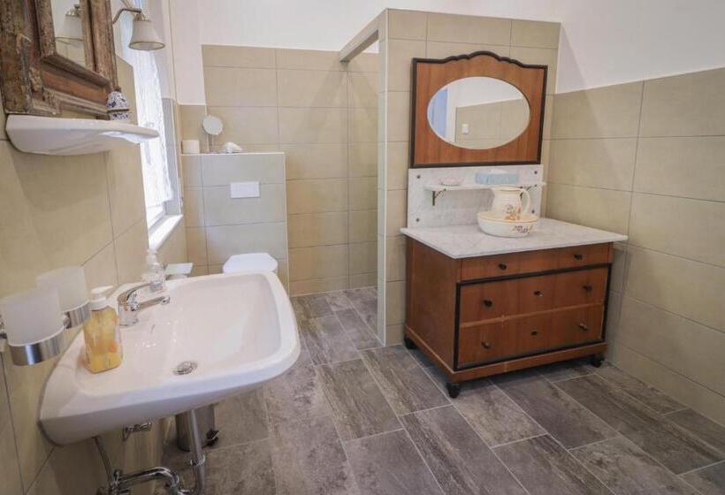 غرفة قياسية, Kurvilla Am Park