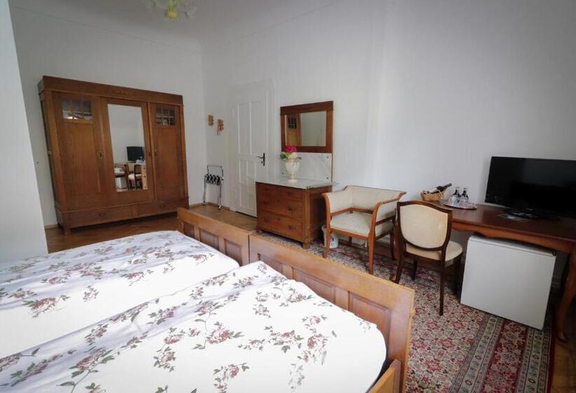 غرفة قياسية, Kurvilla Am Park