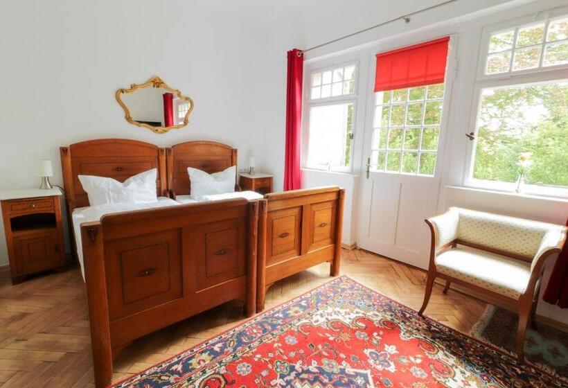 غرفة قياسية, Kurvilla Am Park