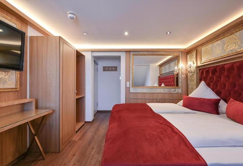 اتاق سوپریور, Ludwigs