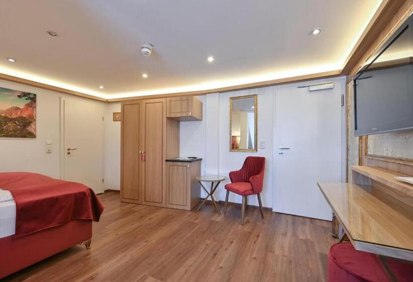 اتاق لوکس چهار تخته, Ludwigs