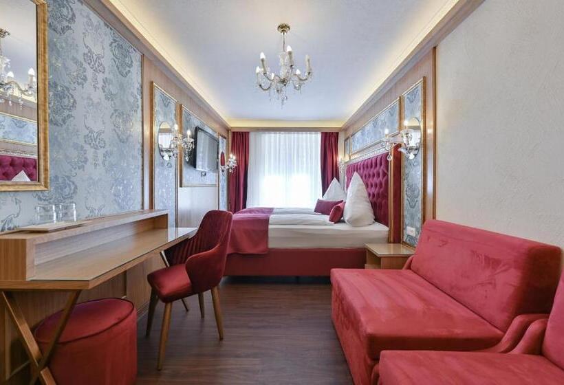 اتاق سوپریور چهار تخته, Ludwigs