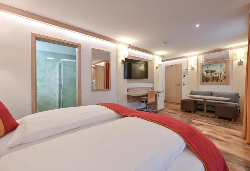 اتاق لوکس چهار تخته, Ludwigs